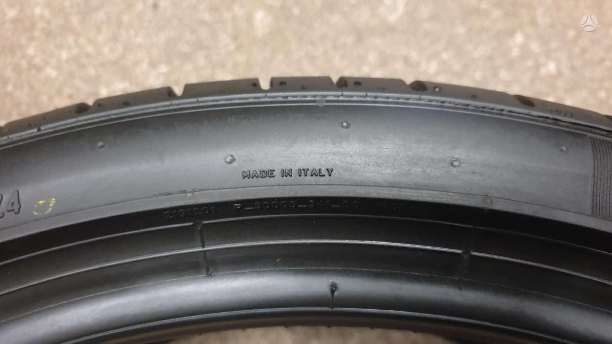 Pirelli PZero TM apie 8mm, летние 235/35 R19