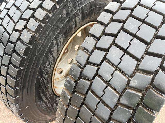 -Kita-, universalios 295/80 R22,5