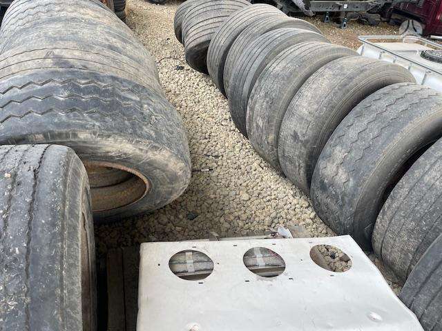 -Kita-, universalios 295/80 R22,5