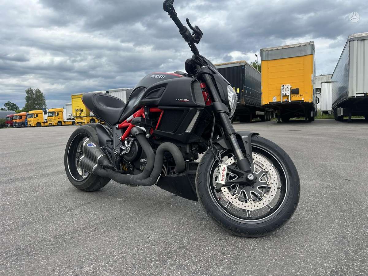 Ducati Diavel 1198cc, street / classic