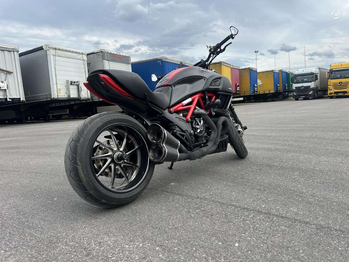 Ducati Diavel 1198cc, street / classic