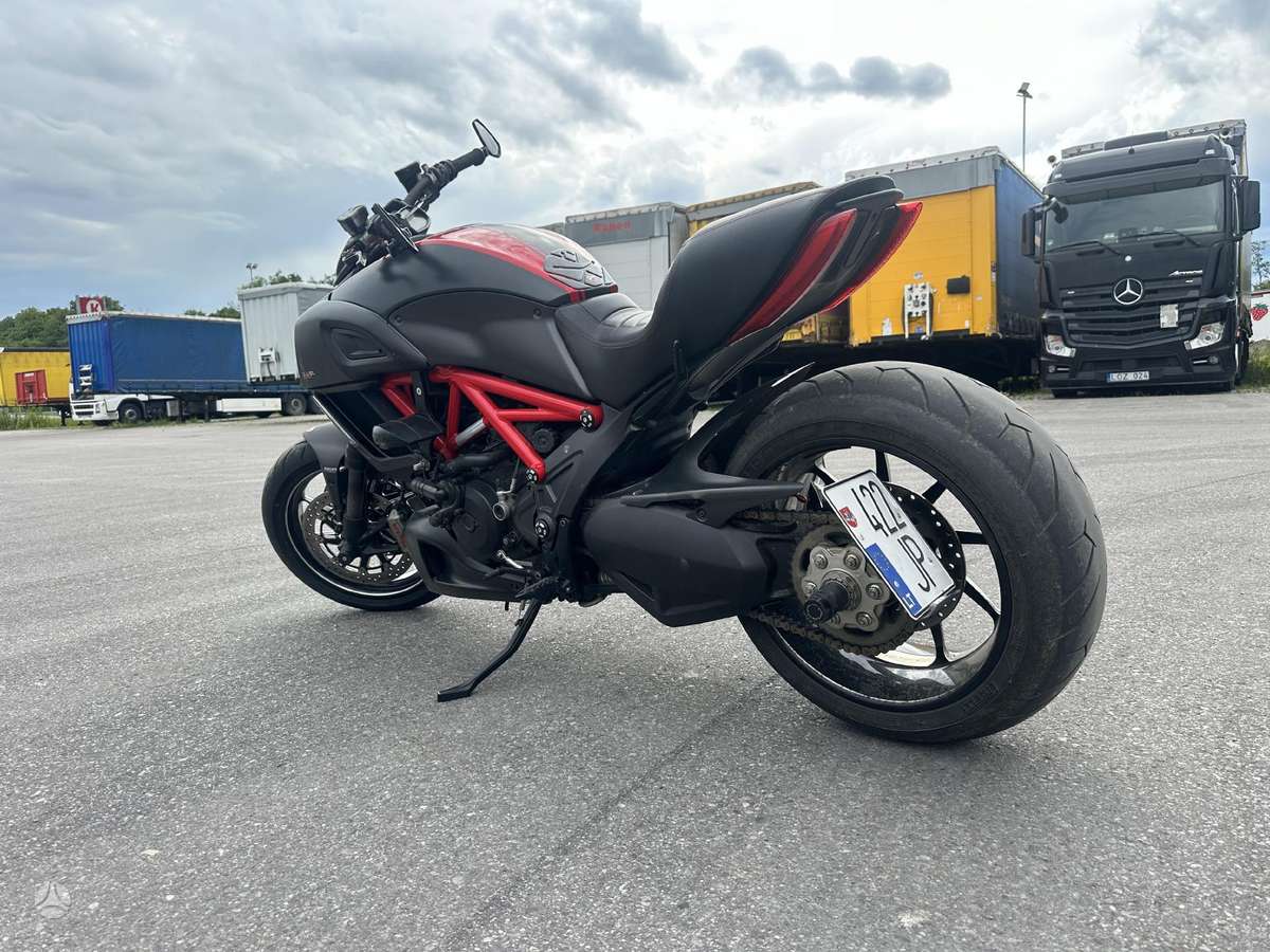 Ducati Diavel 1198cc, street / classic