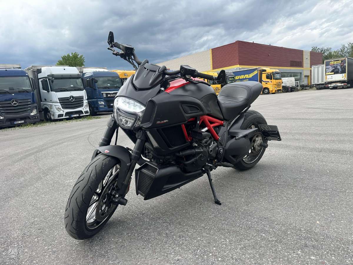 Ducati Diavel 1198cc, street / classic