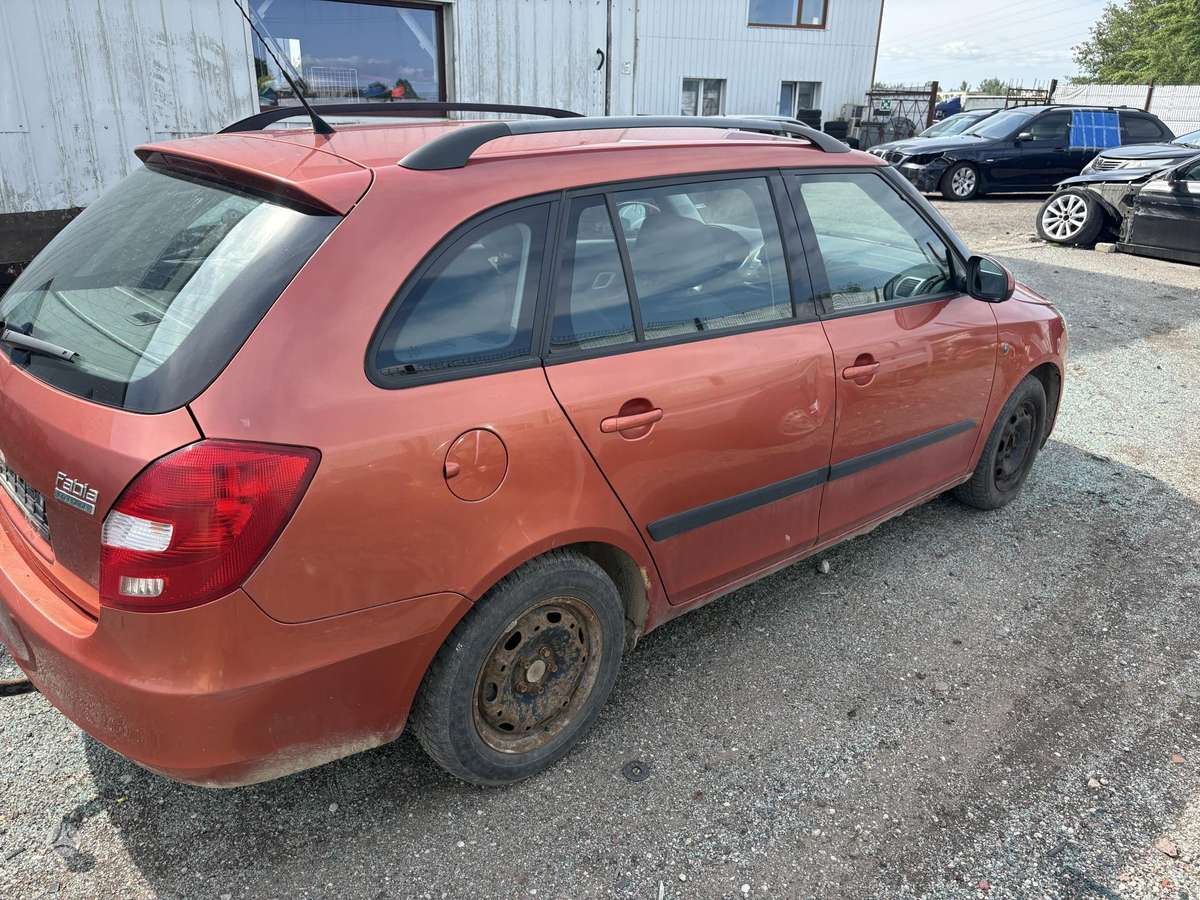 Skoda Fabia 37068366700