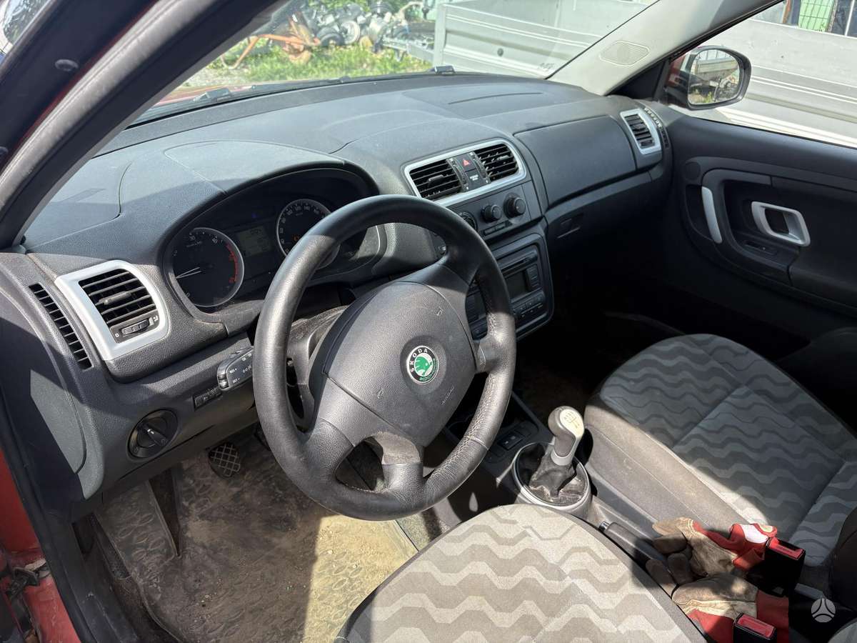 Skoda Fabia 37068366700