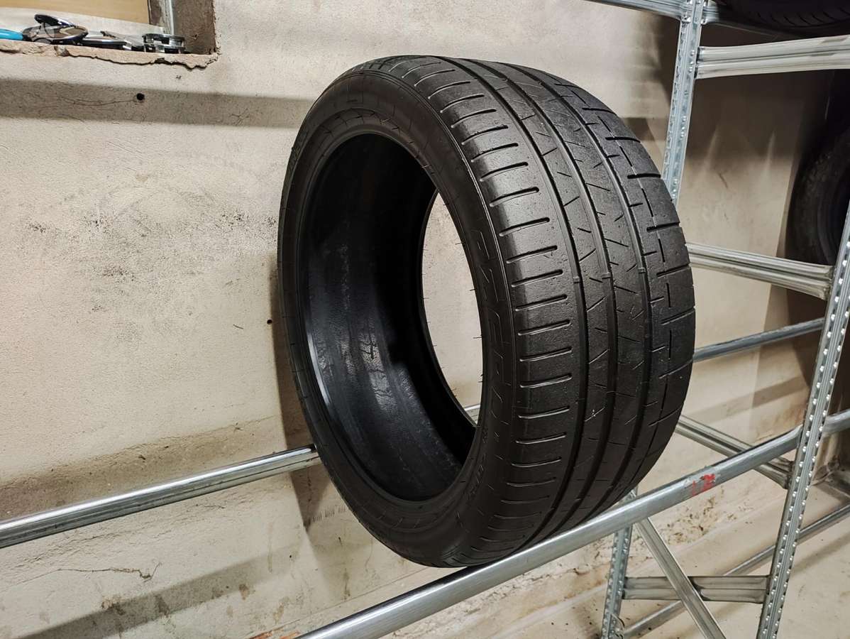 Pirelli PZero Corsa apie 6mm, summer 275/35 R19