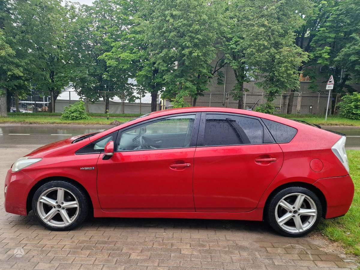 Toyota Prius, hečbekas