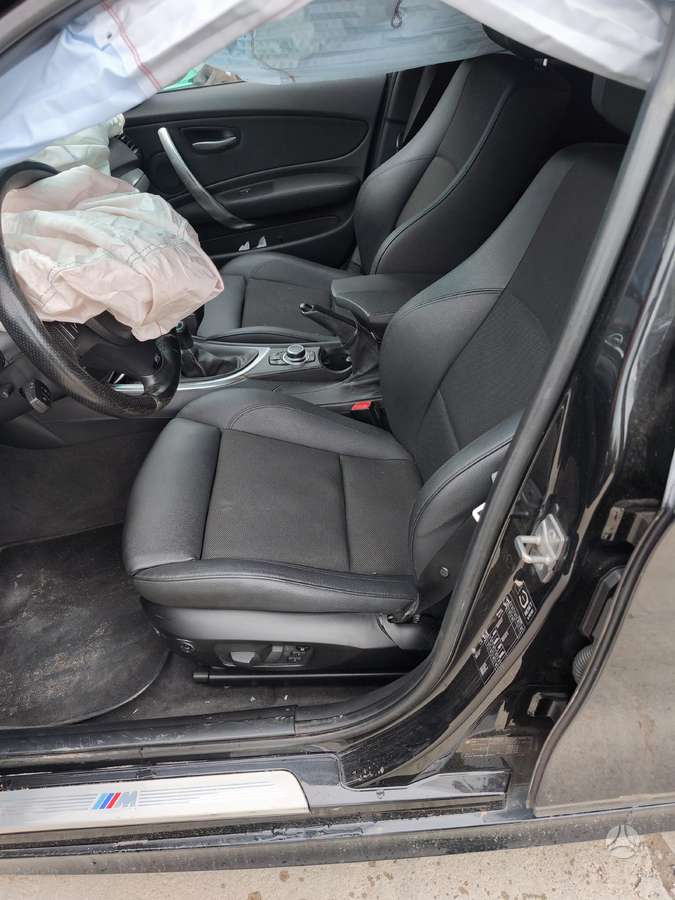 BMW 1 serija Salonas 100 eu