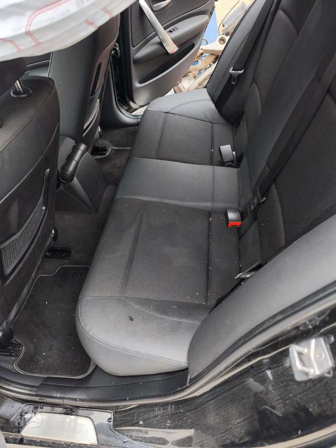 BMW 1 serija Salonas 100 eu