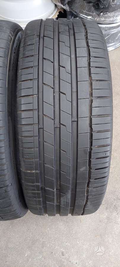 Hankook, summer 235/45 R20