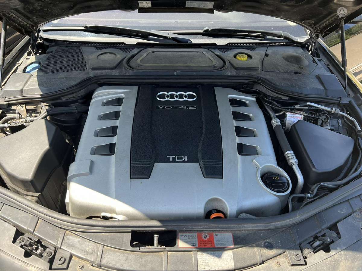 Audi A8, 4.1 l., Седан
