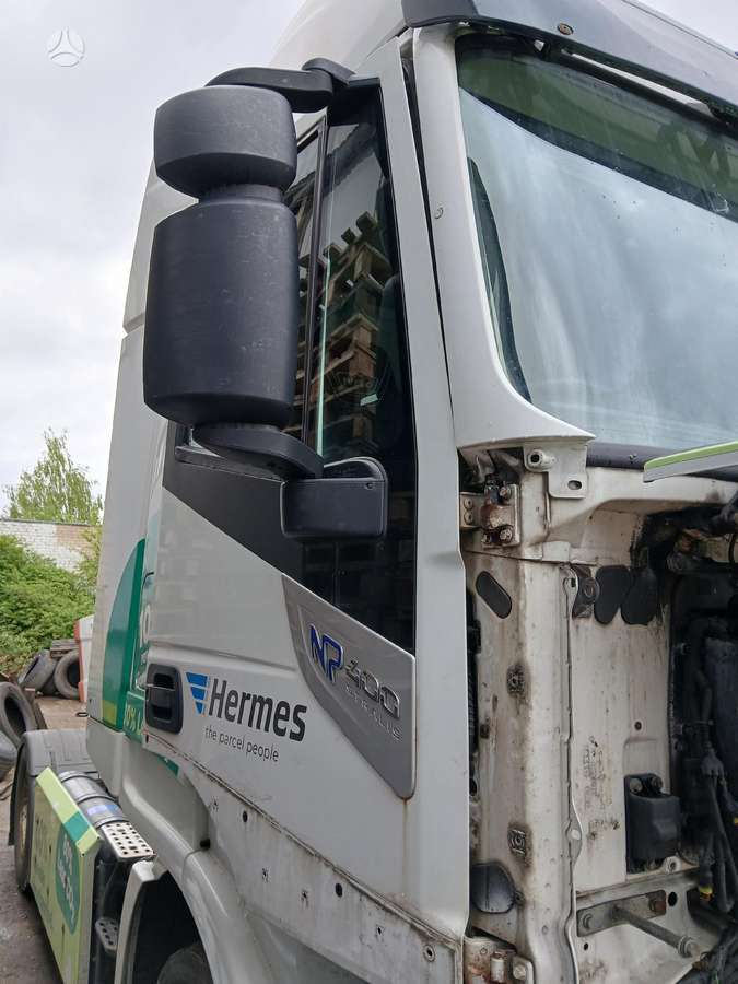 Iveco Stralis visos plasmases,kranai, тягачи