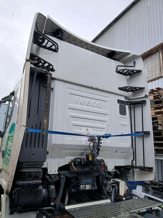 Iveco Stralis visos plasmases,kranai, тягачи