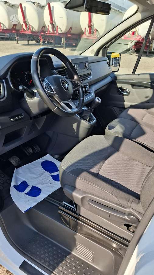 Renault Trafic, keleivinis mikroautobusas