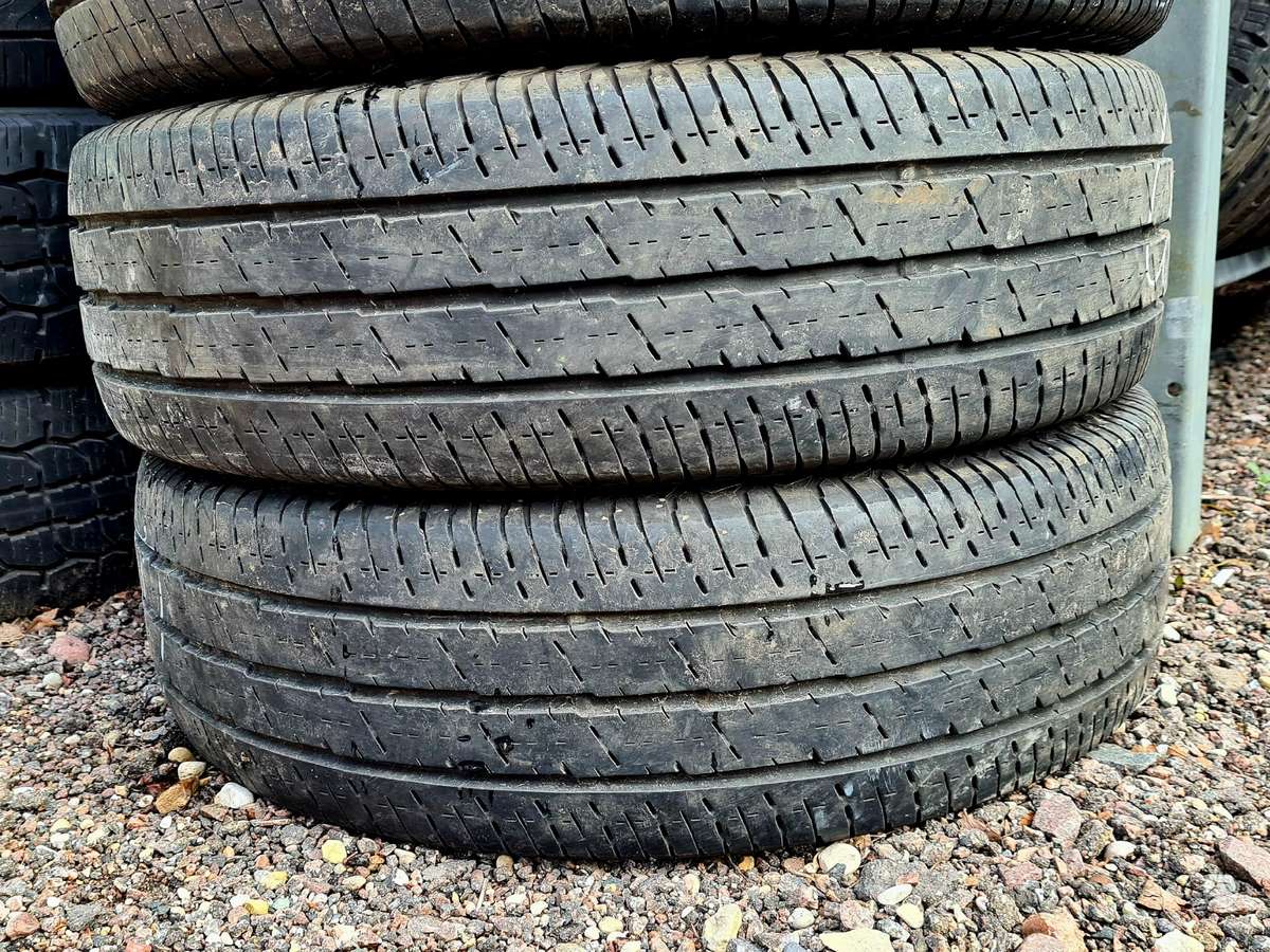 Continental, vasaras 215/75 R16