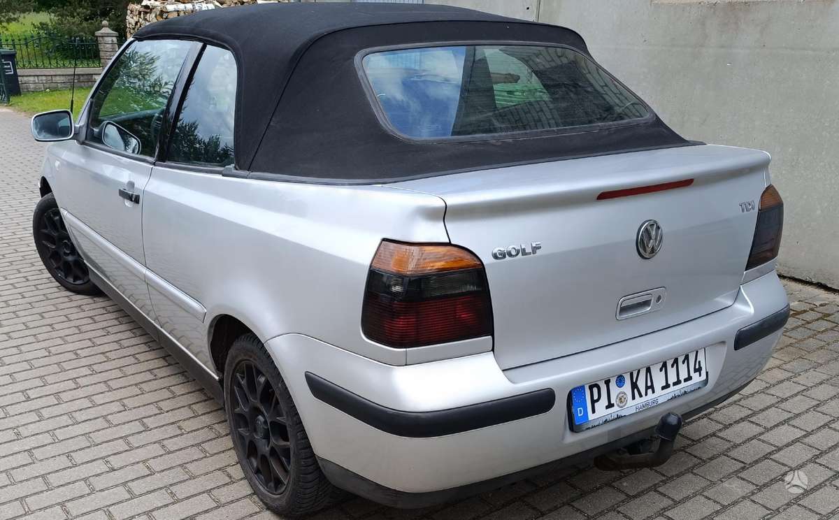 Volkswagen Golf - 1