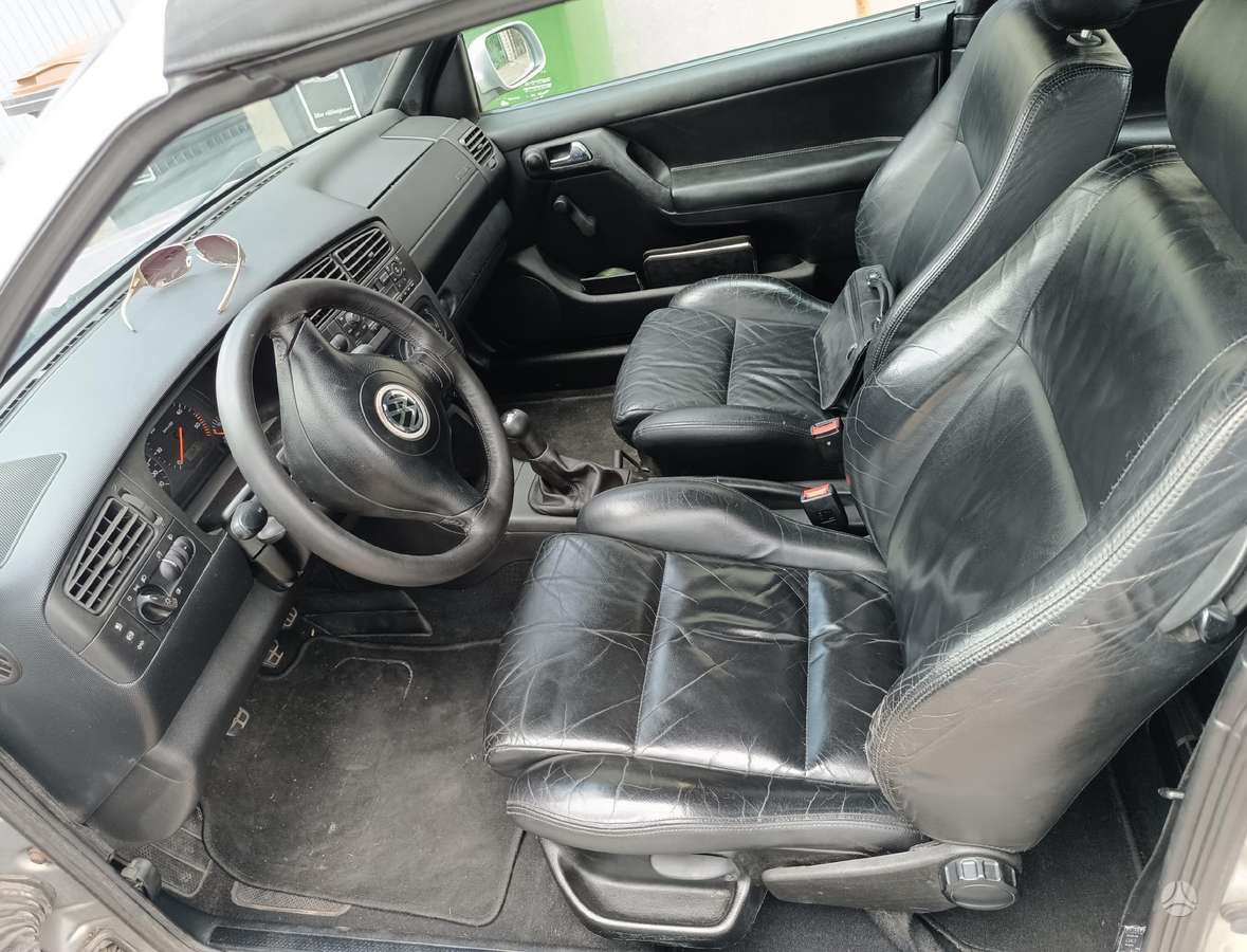 Volkswagen Golf - 5