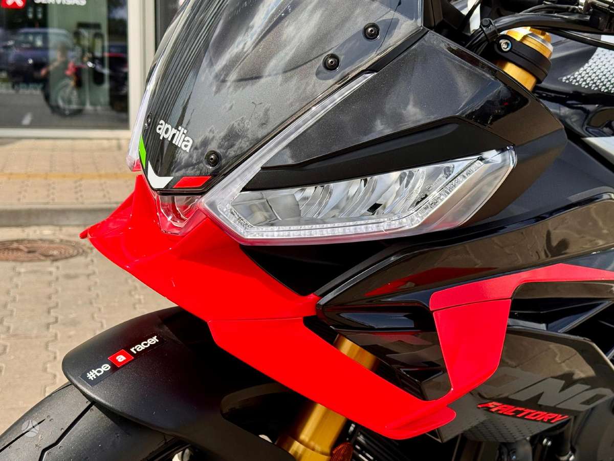 Aprilia Tuono 1099cc, superbikes