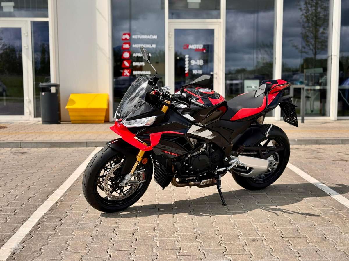 Aprilia Tuono 1099cc, superbikes