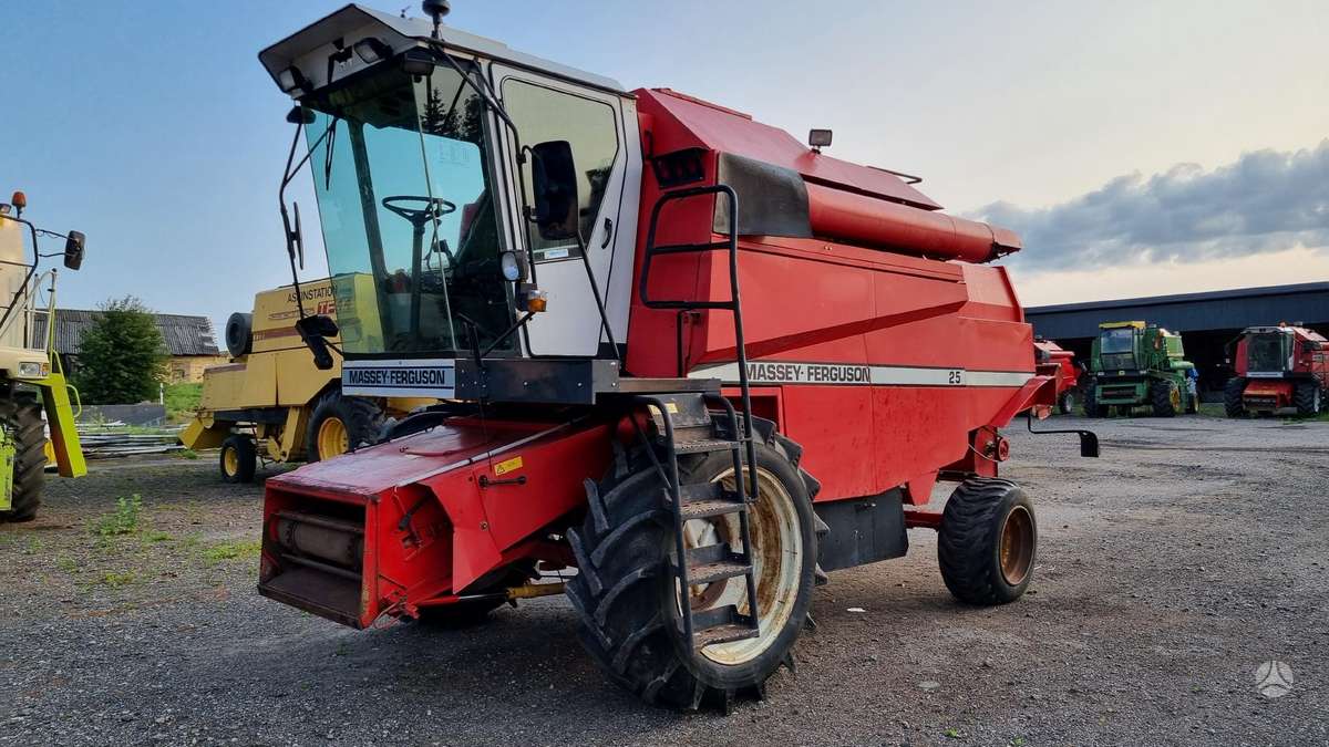 Massey Ferguson 25 Hidrostatas, комбайны