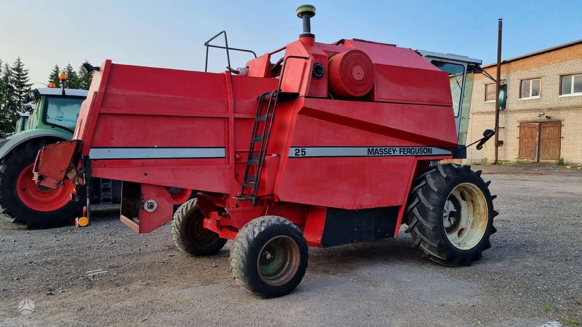 Massey Ferguson 25 Hidrostatas, combine harvesters
