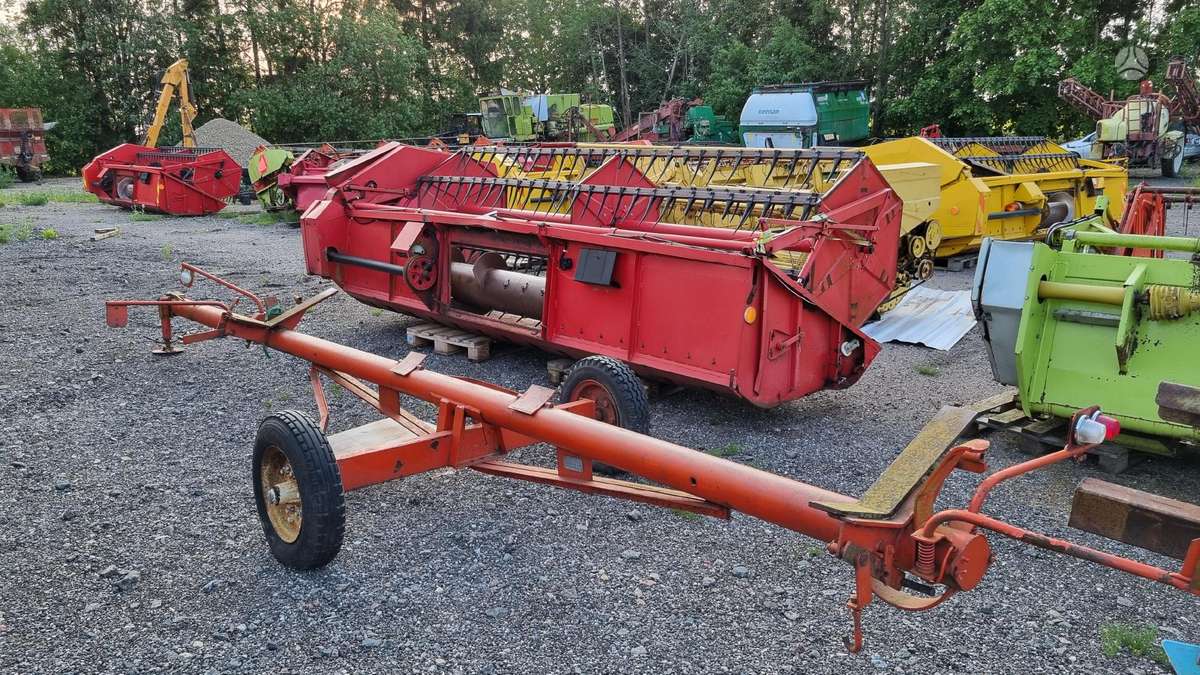Massey Ferguson 25 Hidrostatas, kombainai