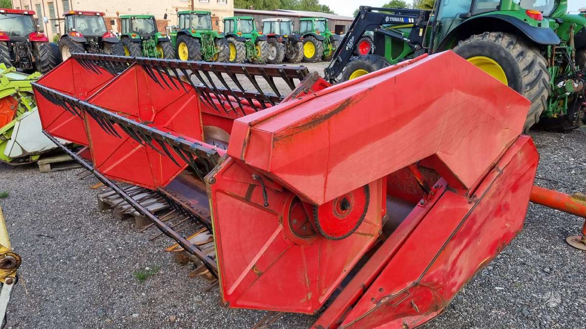 Massey Ferguson 25 Hidrostatas, kombainai