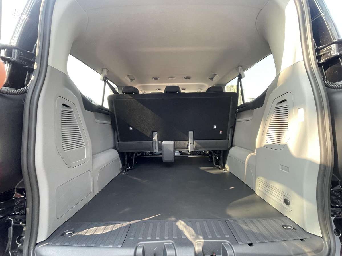 Ford Custom Kombi, passenger minibus