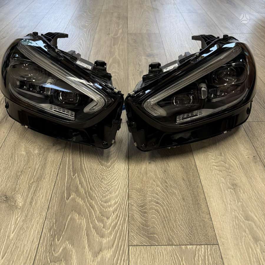 Mercedes-Benz C klasė lights
