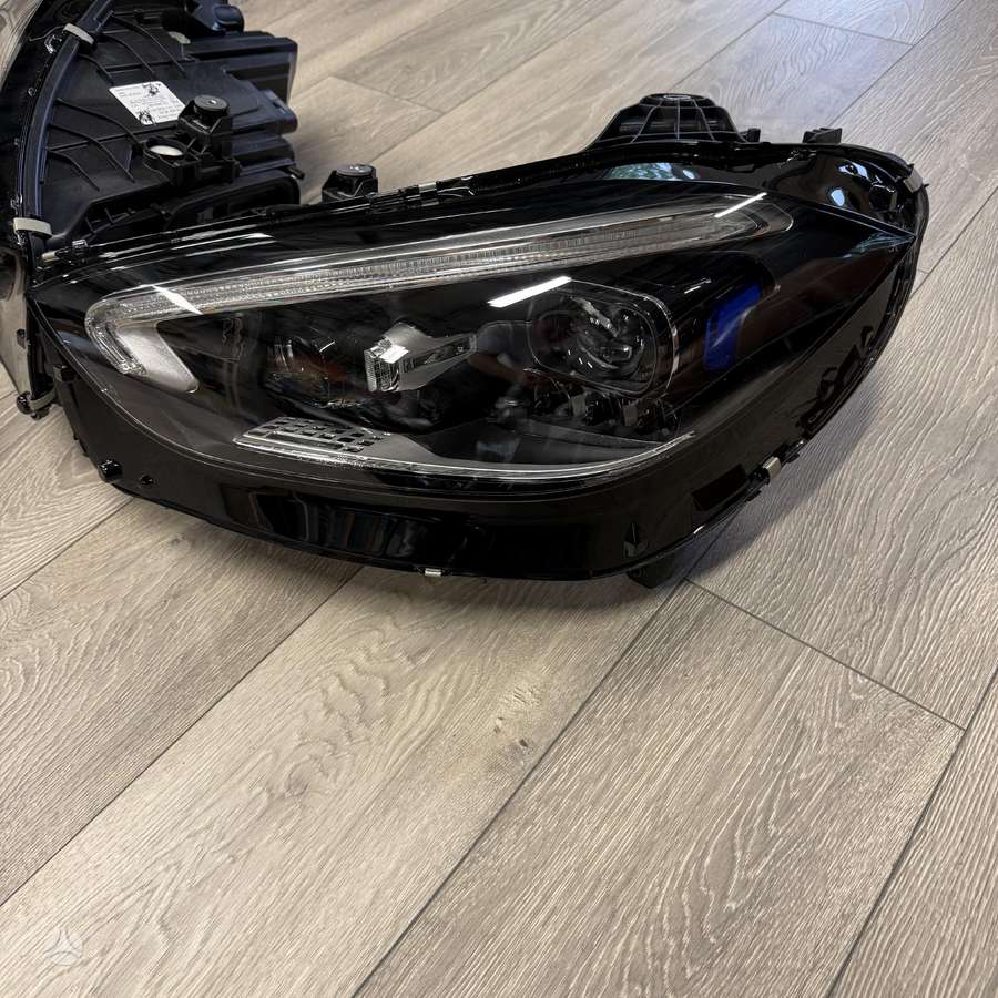 Mercedes-Benz C klasė lights