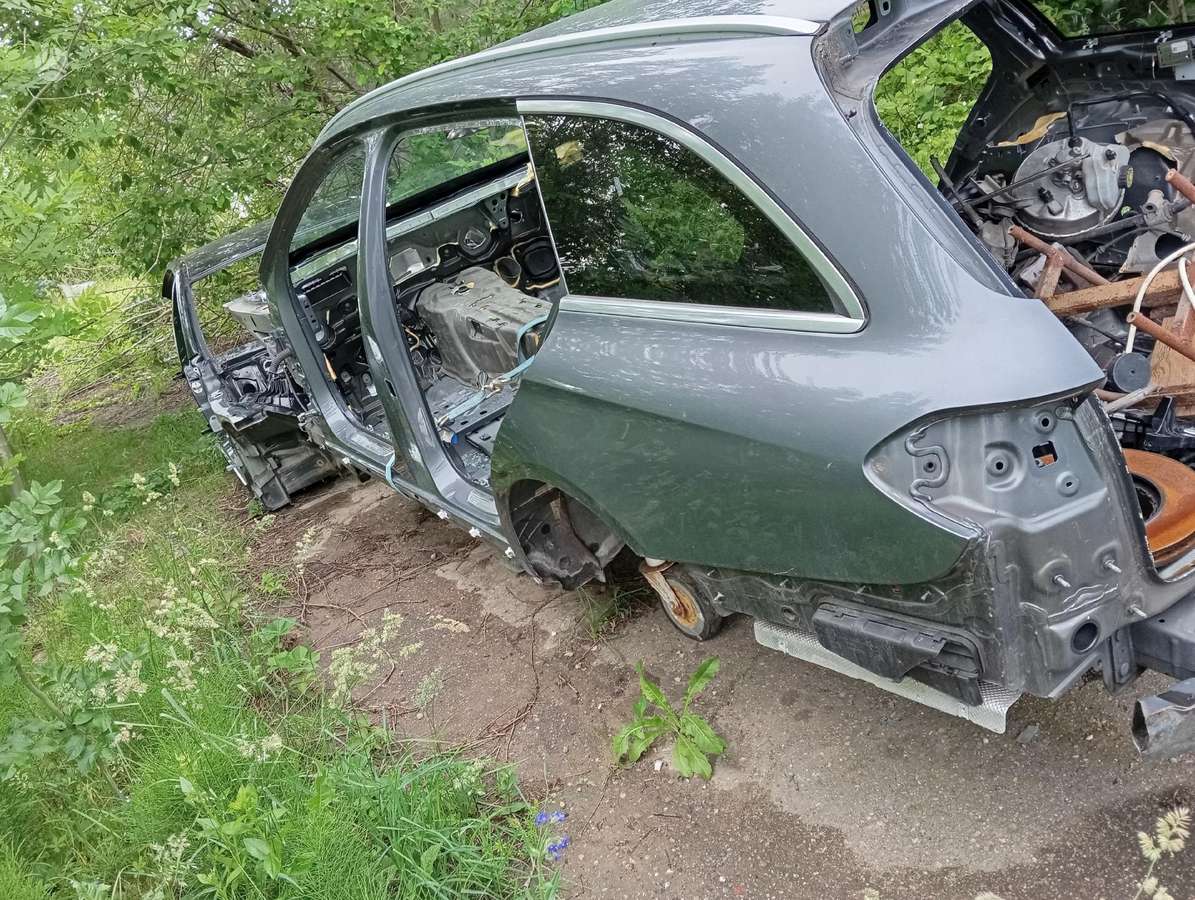 Mercedes-Benz E klasė детали кузова