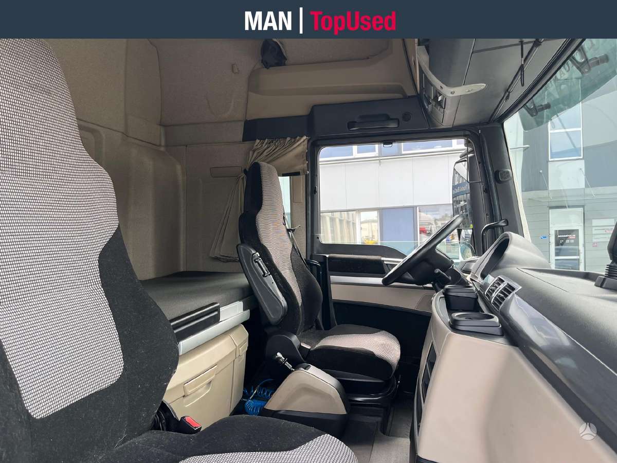 MAN 18.460 XLX Cab Retarder (8624), single sleeper