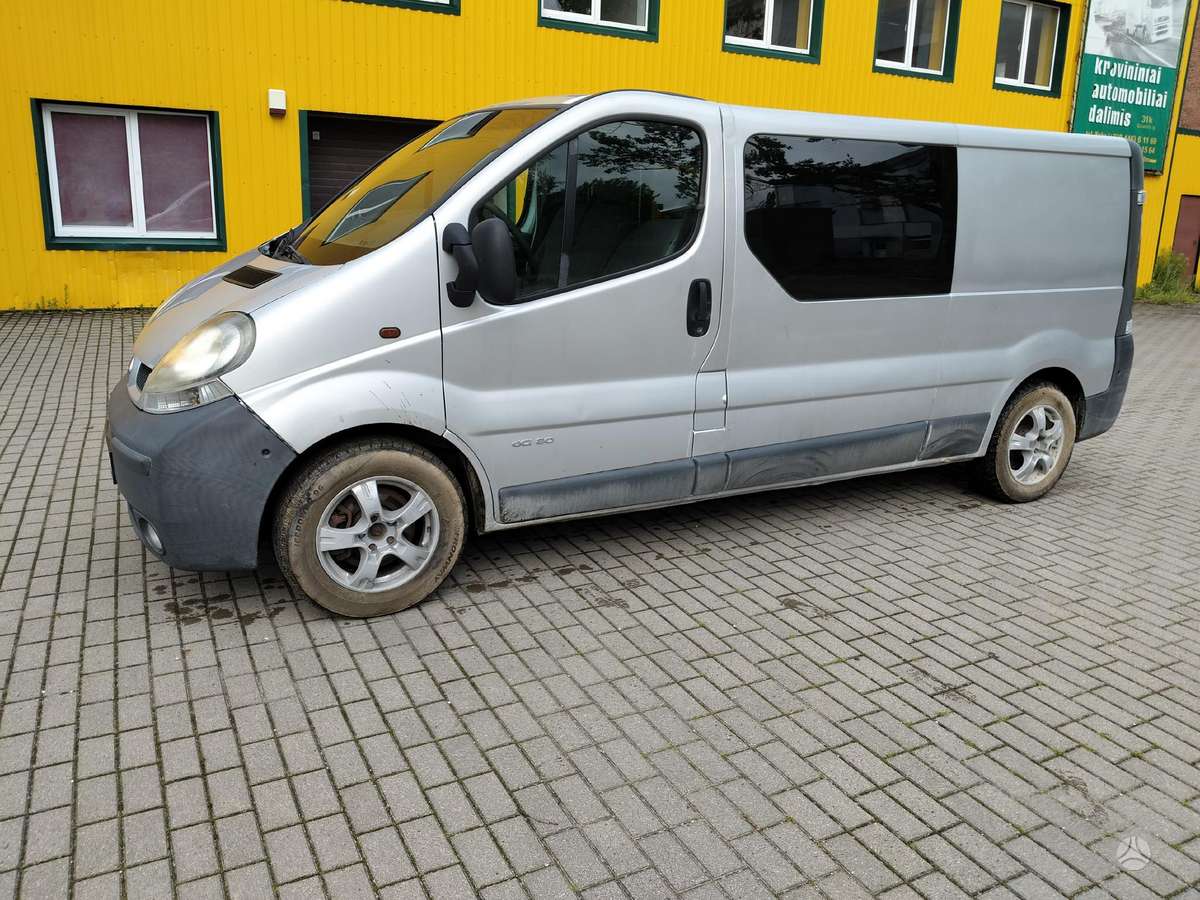 Renault Trafic, passenger vans