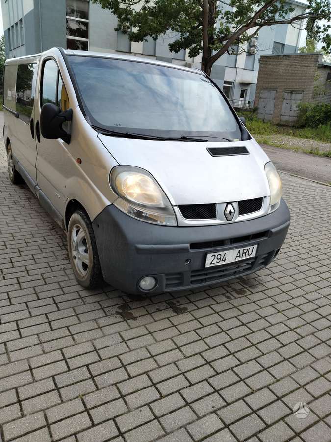 Renault Trafic, passenger vans