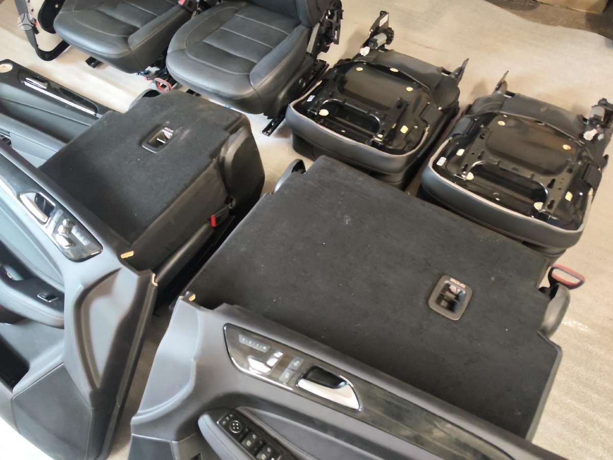 Mercedes-Benz GLS klasė Su tv