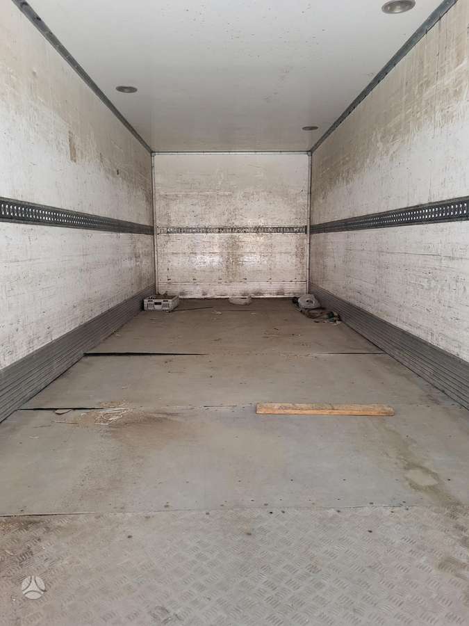 Volvo FL240, box trucks / box vans