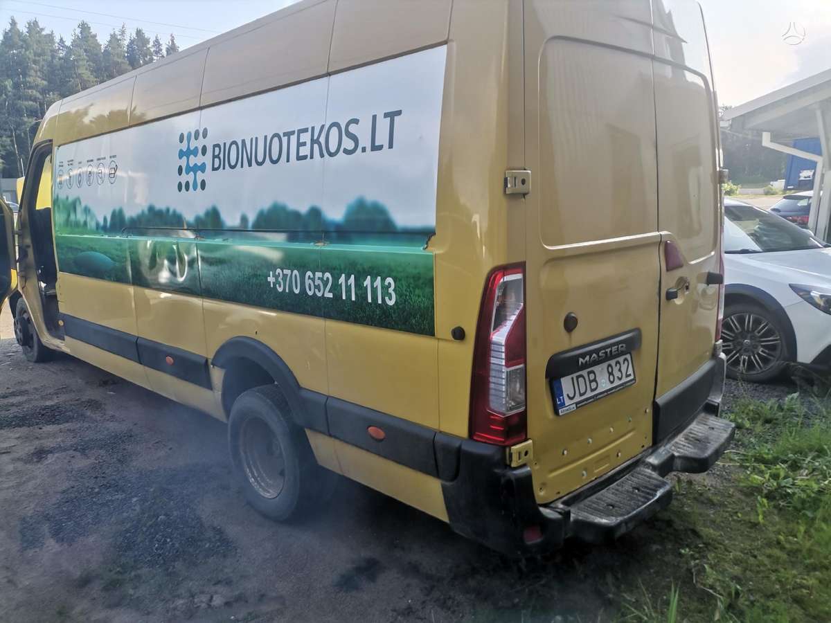 Renault Master, preču