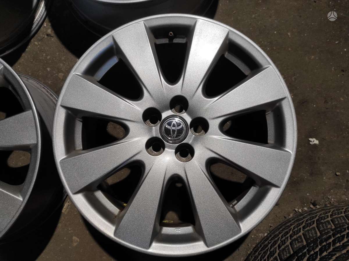 Toyota, lengvojo lydinio, R17