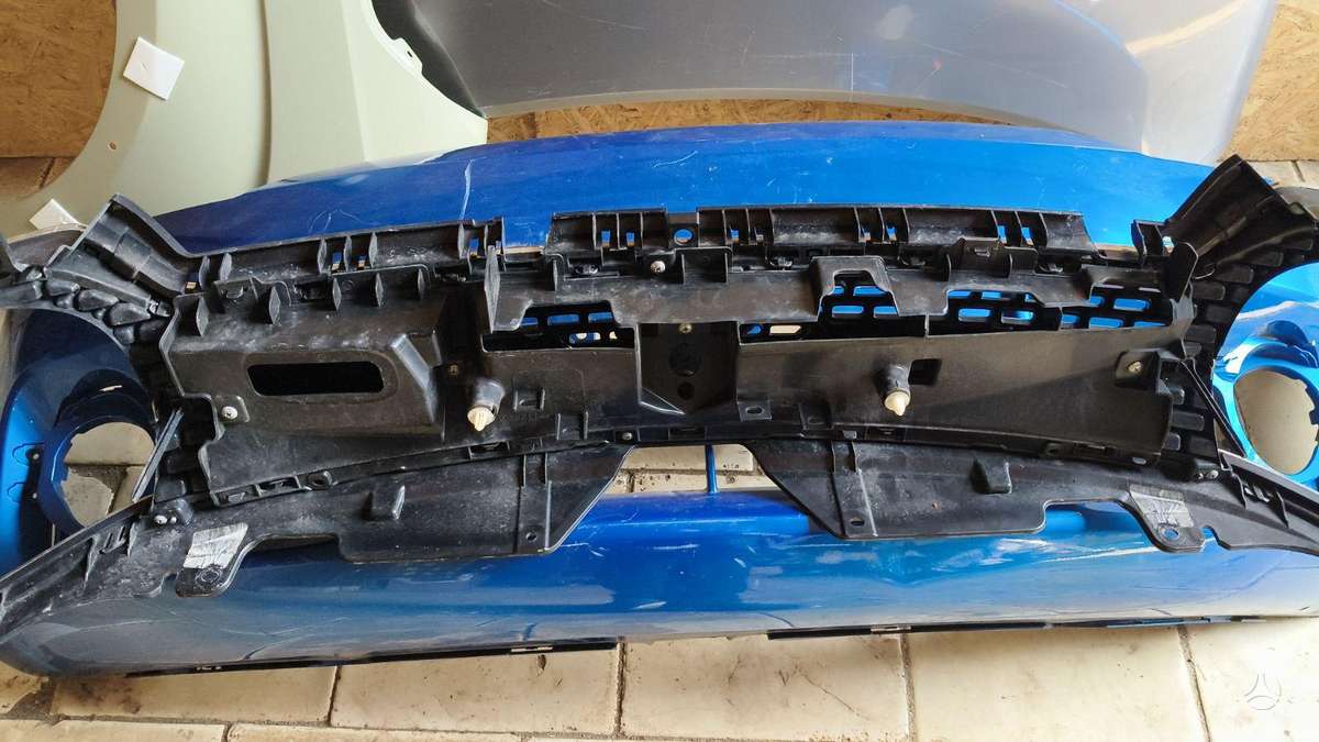 Suzuki Ignis kėbulo dalys