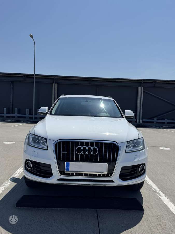 Audi Q5, 2.0 l., off-road / crossover