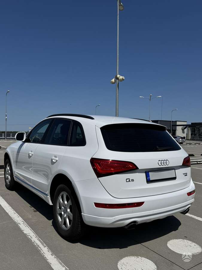 Audi Q5, 2.0 l., Внедорожник / Кроссовер
