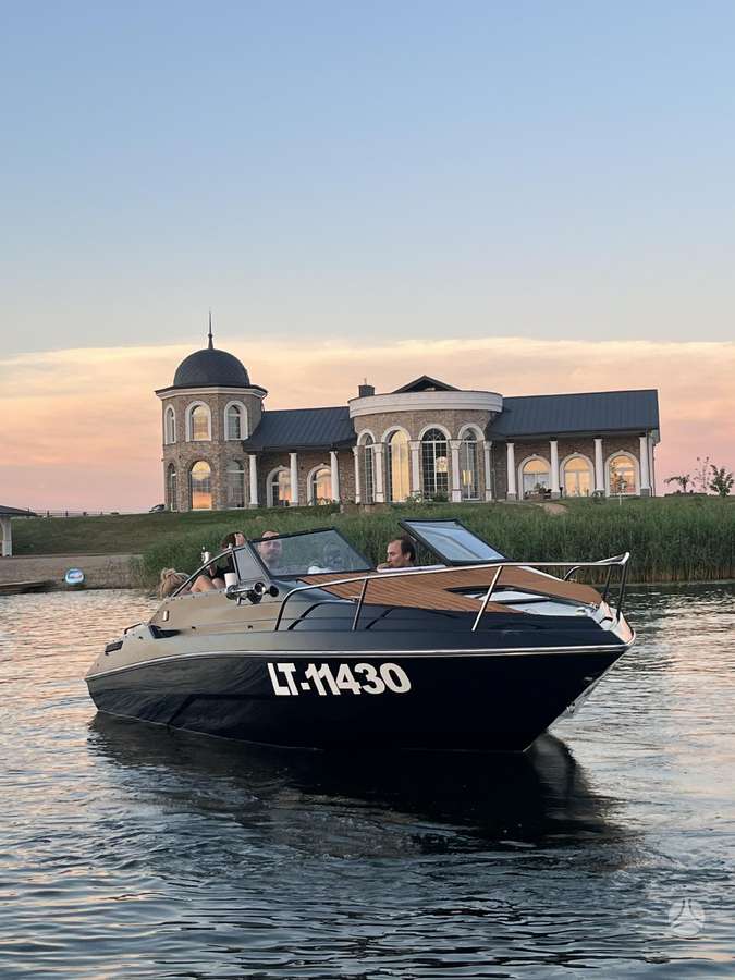 Volvo Black, yachts / cruisers