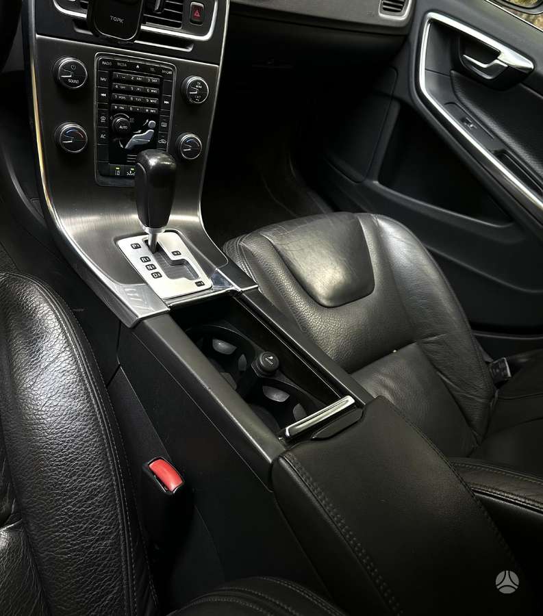 Volvo V60, 2.0 l., universalas