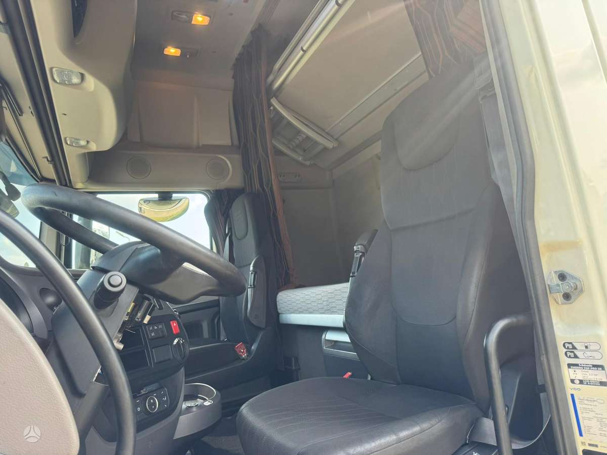 DAF XF 480 Mega Super Space Cab, double sleeper