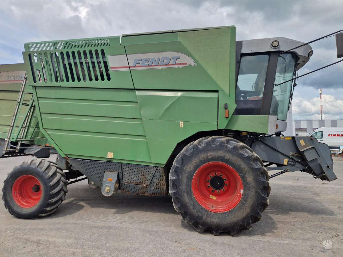 Fendt 8300, kombainai