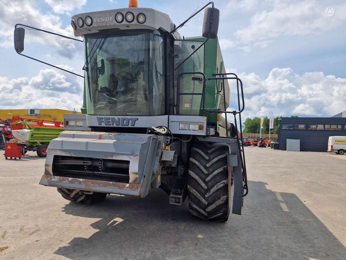 Fendt 8300, combine harvesters