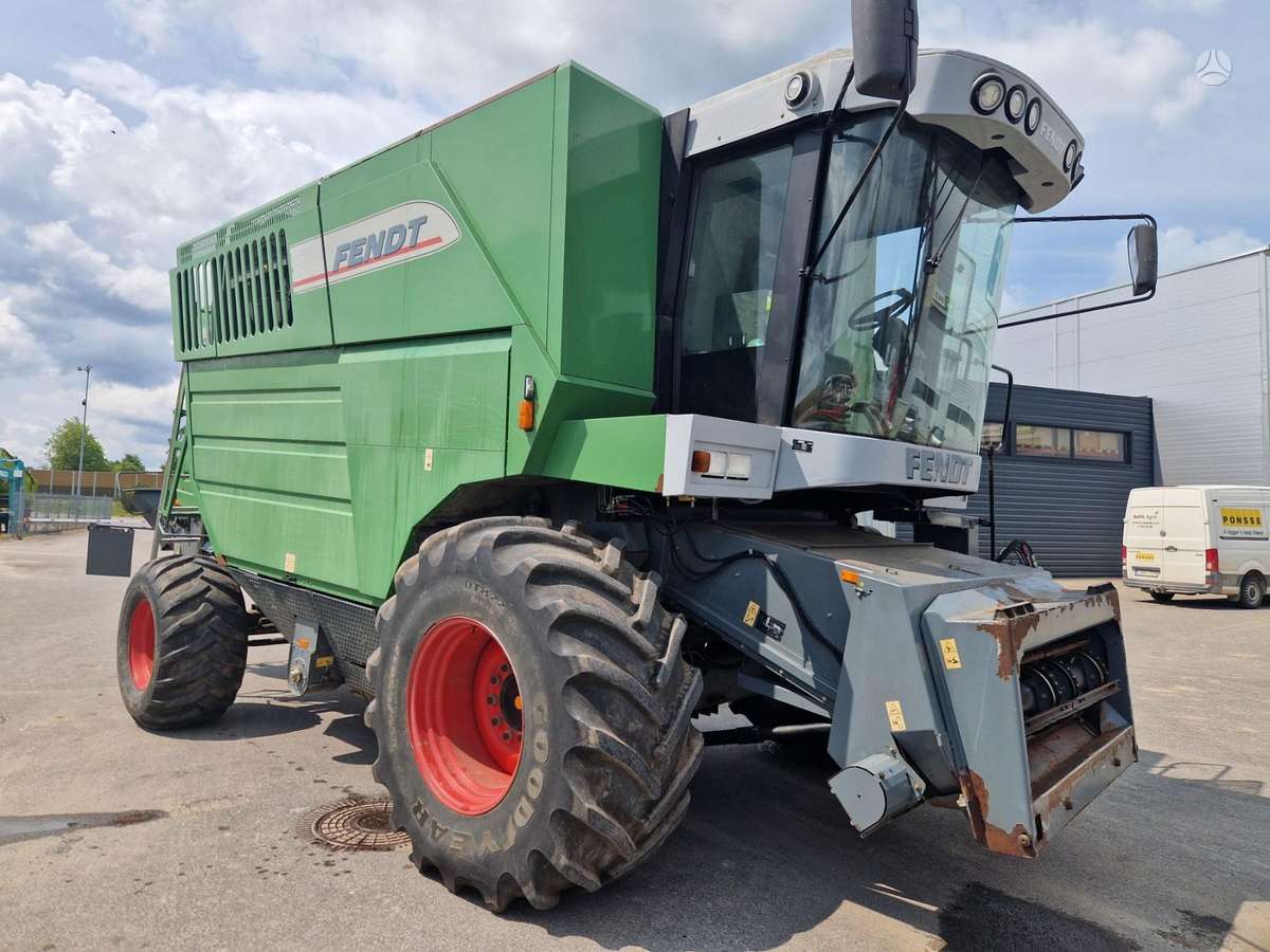 Fendt 8300, combine harvesters