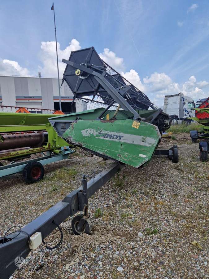 Fendt 8300, combine harvesters