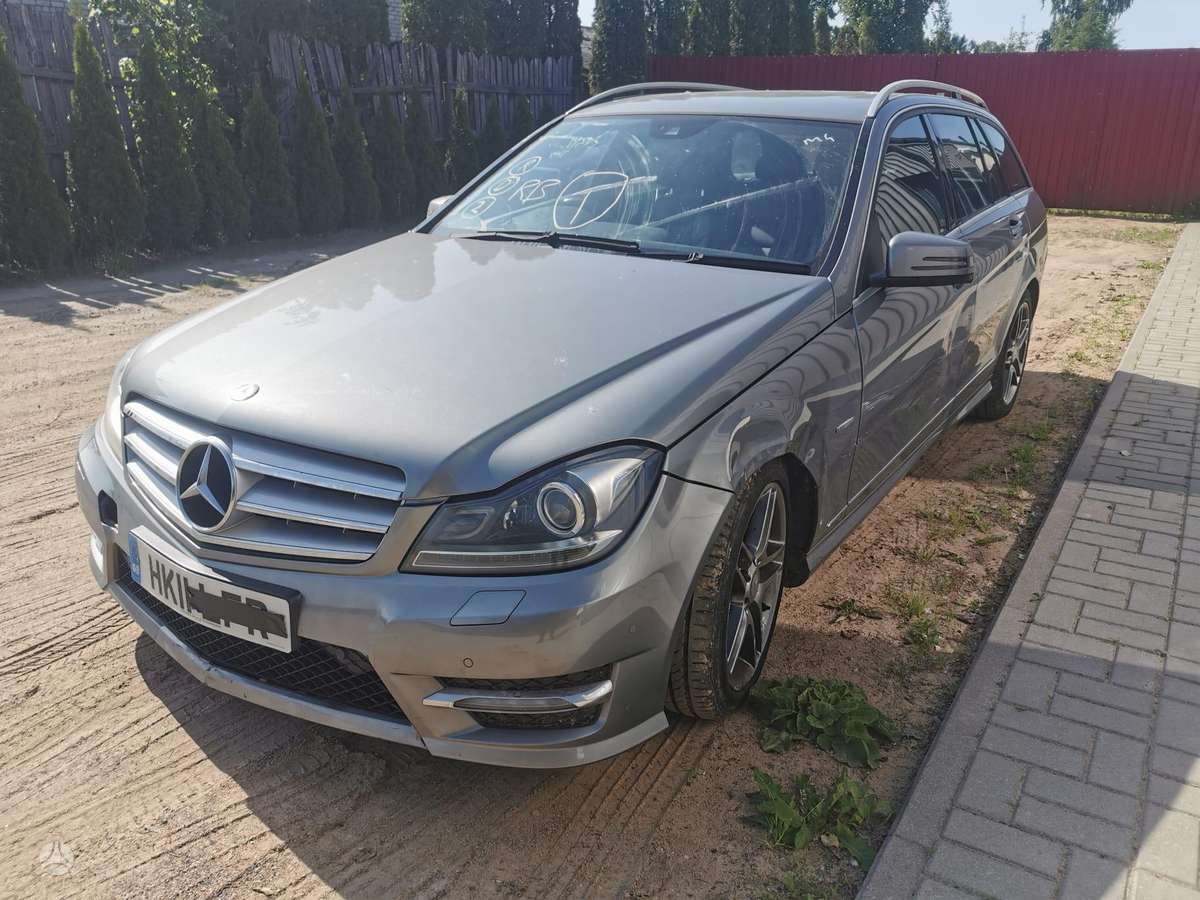 Mercedes-Benz C250 dalimis