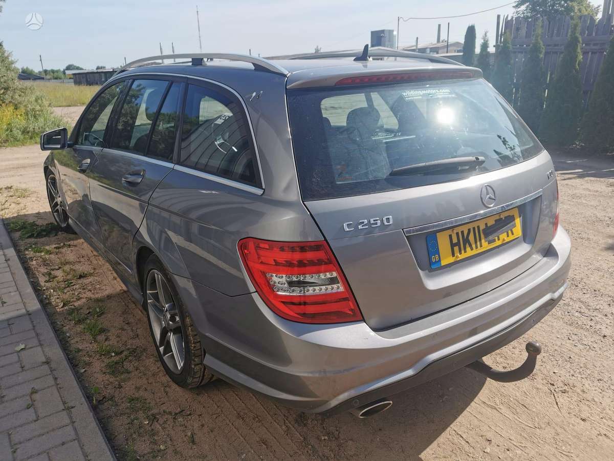 Mercedes-Benz C250 dalimis